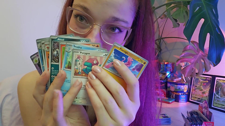 petitesubkitten: Asmr Zabawki ciągnie śliczną rudą