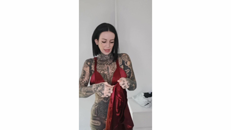 Melody Radford: Trying on Sexy Outfits