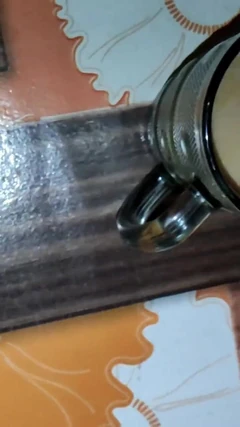 Éjaculation au café