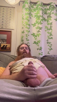 Aku lagi asik ngentot memekku pakai dicrot sperma hangat!