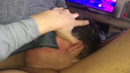 Hongerig zuigen met dubbele cumshot binnen 30 seconden
