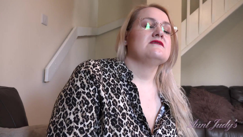 Aunt Judy's: Tatiejudys - Ta Sexologue BBW À Forte Poitrine Becky Vous Suce La...