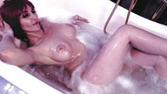 Eva Latexxx: Čas na koupel pro bohyni