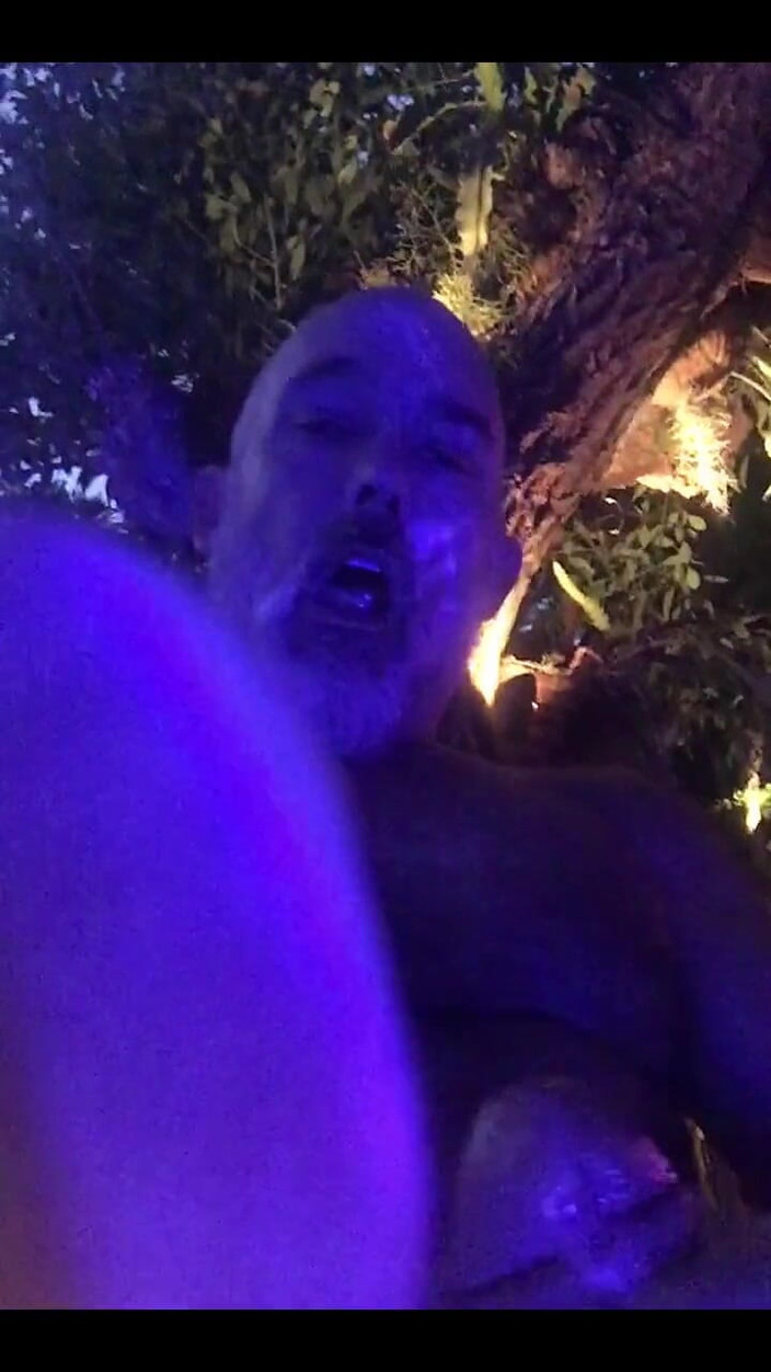 Tantric Fitness: 4 Juli berendam &amp; stroke! Malam ini aku dientot habis-habisan sama...