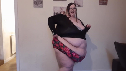 SSBBWLadyBrads: SSBBW destroys and rips body suit - 7XL