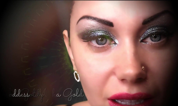 Goddess Misha Goldy: Mesmerizing JOI edge lip smelling game!