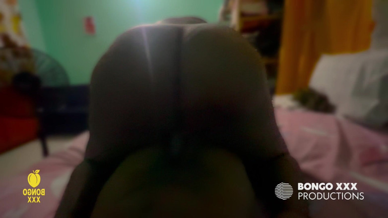 BongoXXX: 후 교회: 오늘 나를 열심히 따먹으려고 하는 발정난 거유 엉덩이 미시 엄마.