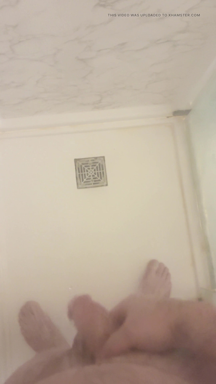 Respawn Daddy: Retired Army Veteran Playing with His Cock in the Shower