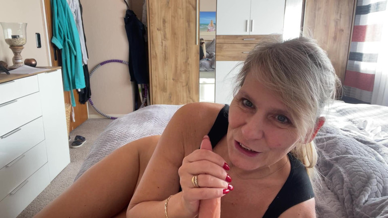 SweetSusi: C’est comme ça que je te suce le jus