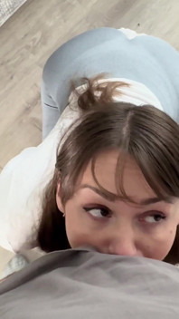 Zaměstnanec supermarketu mě šukal do zadku