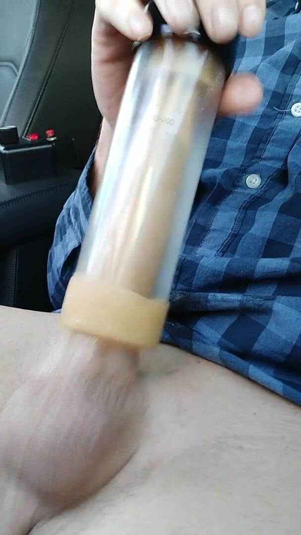 Big Daddy Dommmm: Une machine à sexe fait voler du sperme comme un mélangeur,...