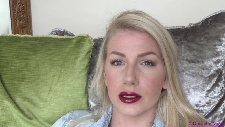 Danielle Maye: Lipstick Yawn