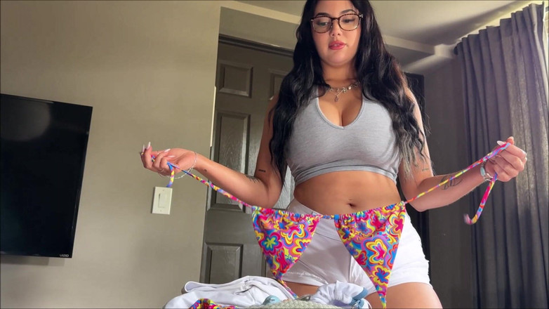 Alex Adams: Big stiefschwester teilt bett in miami vacation - nika Venom