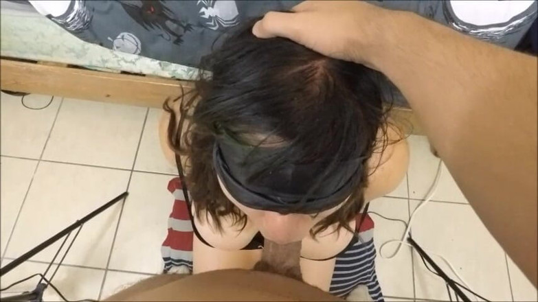 VickyVixen: Esposado y follada en la cara
