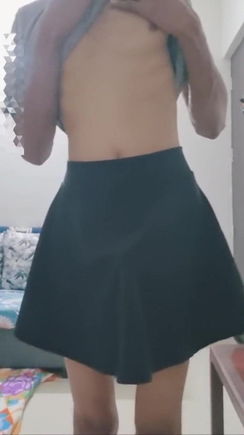 Nickey: Schattig homo mietje in rok