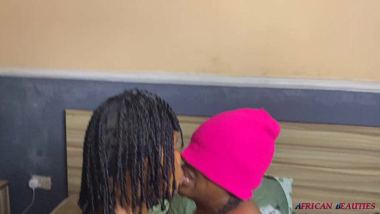 African Beauties: Afrikanische Lezzies Scissoring Und Strap-on-fick
