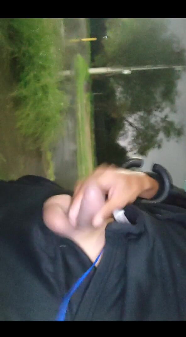 AlexAlejandro13: 시오후키하고 싶어, 외로운 공원에서 걸을 때 자지