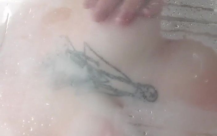 Evelyn Storm: Spuit onder de douche