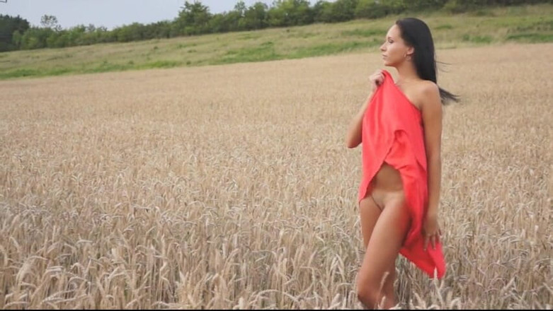 Watch4beauty: Poppy Girl