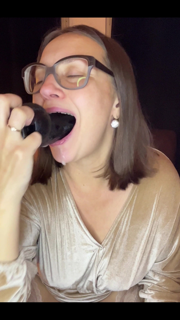 Crypto Mommy: 내 손바닥에 자지를 넣고 싶어