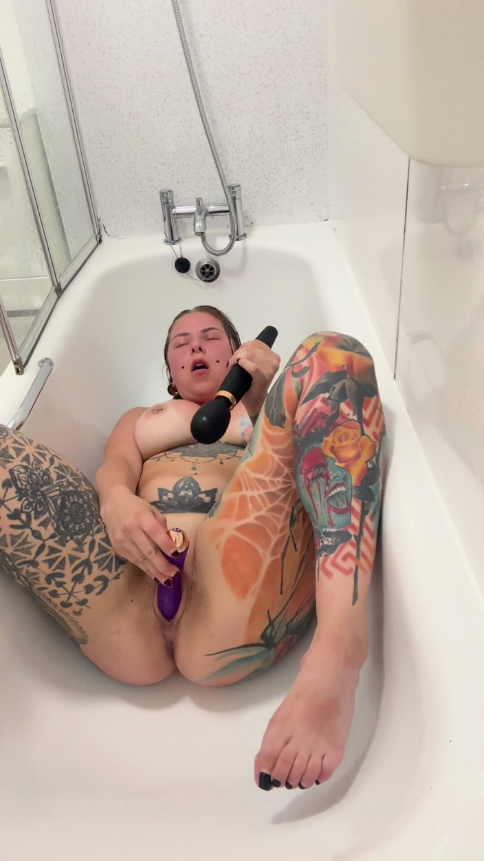 Easterneurope12: Solo-dusche-masturbation