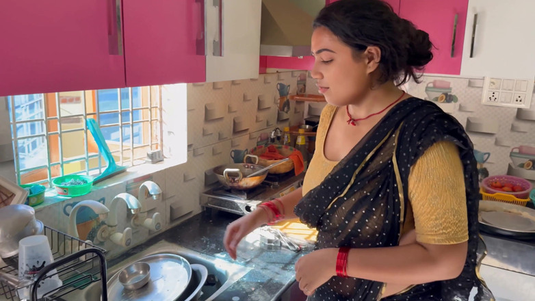 Hotty_ragini: Ma demi-sœur a besoin de mon aide pour aller au...