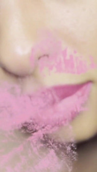 Pink Foxx dává polibky