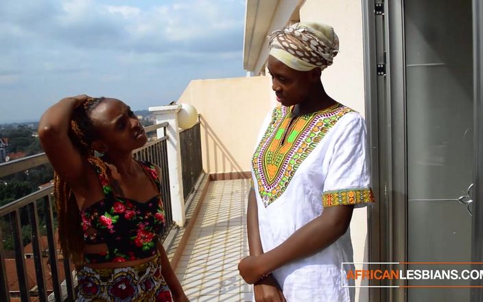 African Lesbians: 2人の黒檀アフリカのレズビアンがバットプラグを実験!