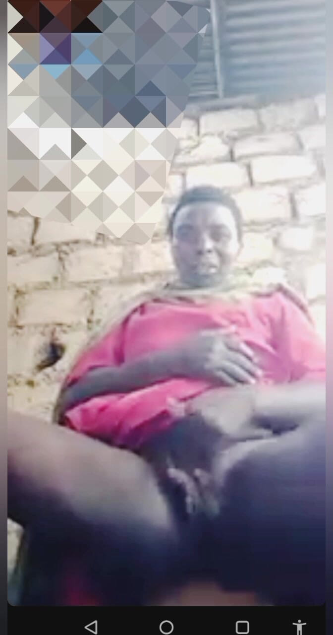 Me and my new slut: Hadzabe部落熟女和男友自慰，hadzabe大战技术，非常有趣