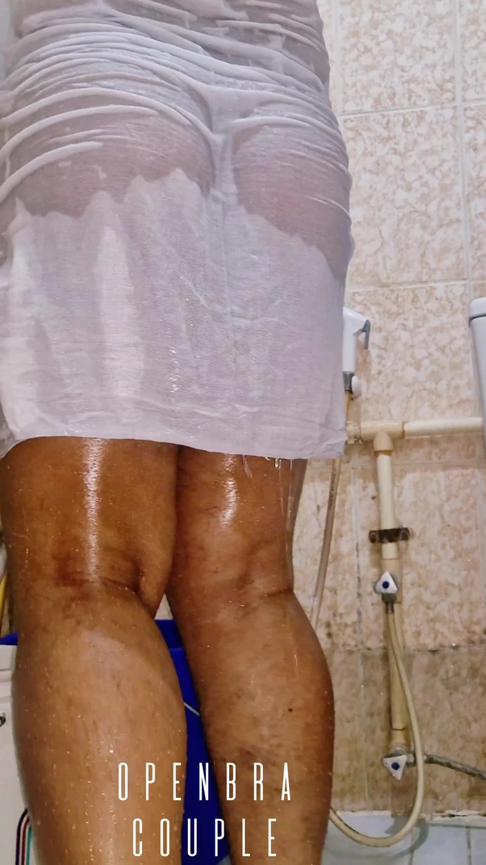 Openbra: Indian Desi Aunty Bathing Video