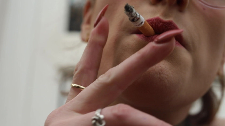 Countess diamond: Fumare ti rende eccitato