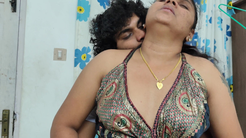 Vaigavarun45: Couples Romance Sex in Hotel Room