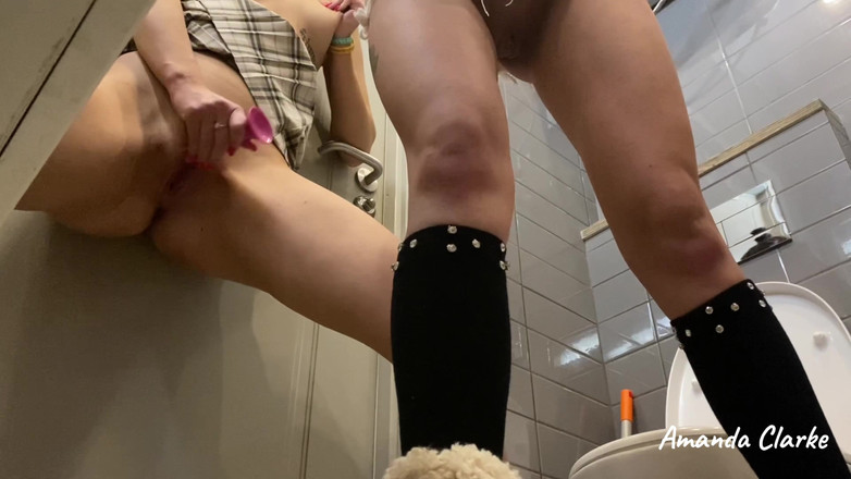 Wet me: 女同性恋热性手淫