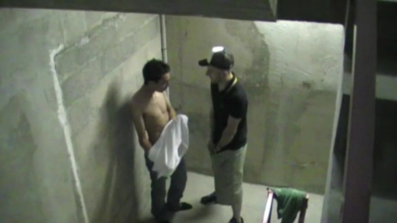 STRAIGHTS BOYS COERCED TO FUCK GAY: La giovane gay lazione viene scopata da un ragazzo etero...