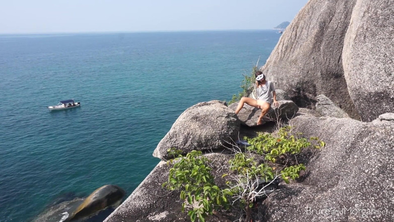Bruce-and-Morgan: Morgan meando en la naturaleza