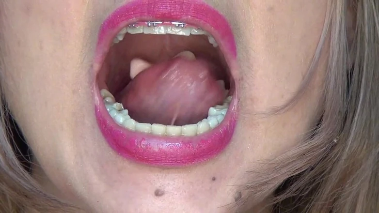 Angel eyes studio: Swallowing Lots of Gummi Bears at Same Time!!