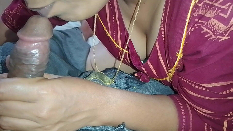 Bijukumar: Mallu wkłada penisa męża do ust