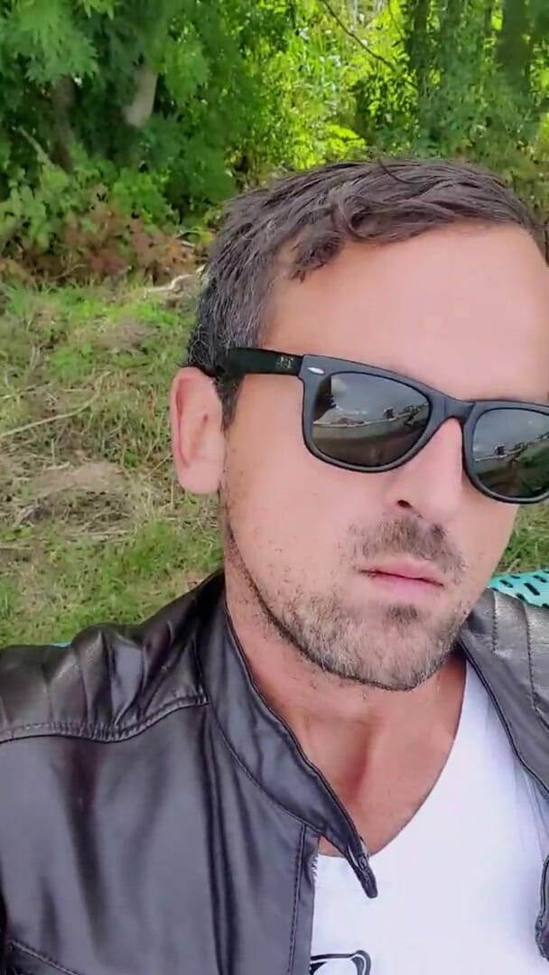 Slutboyben: 本 cam4 在巡航区公开暴露