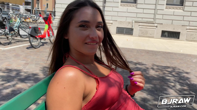 BJ Raw: Bjraw sara Diamantes italienischer blowjob
