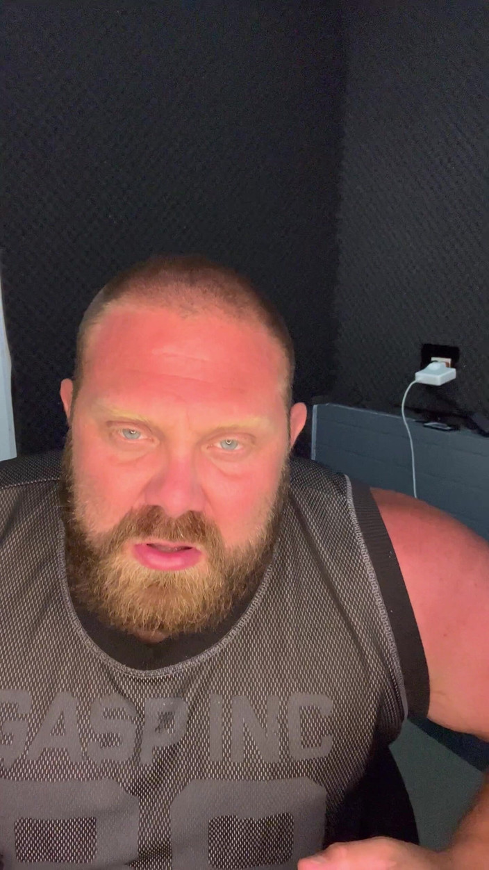 Jack stacked: Musculoasul Ddy te prinde pervers