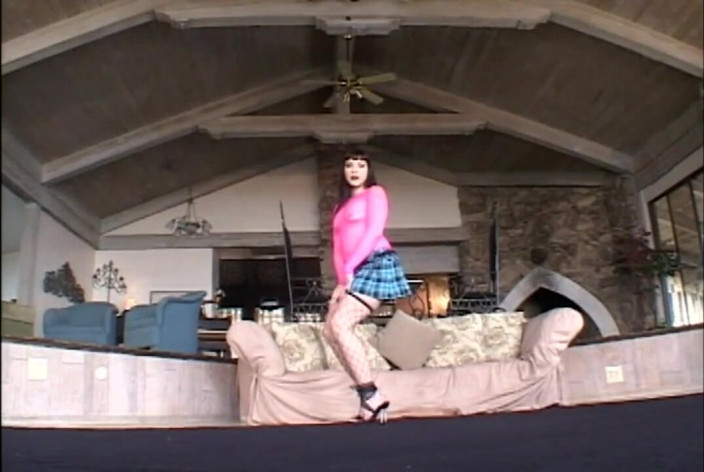 Double Penetration Party: Hot babe screams while double penetrated