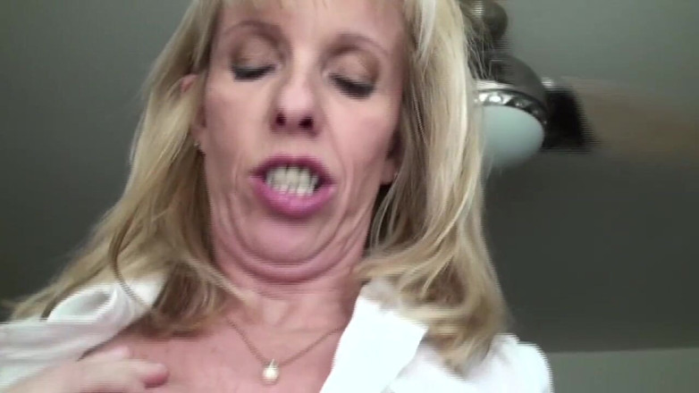 Carol Cox - The Original Internet Porn Star: Зріла Керол Кокс з молодим шанувальником