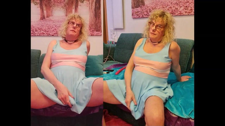 TSLillySophie: Tgirl Anna mostrando sua namorada dura e seus peitões ... Fodendo...