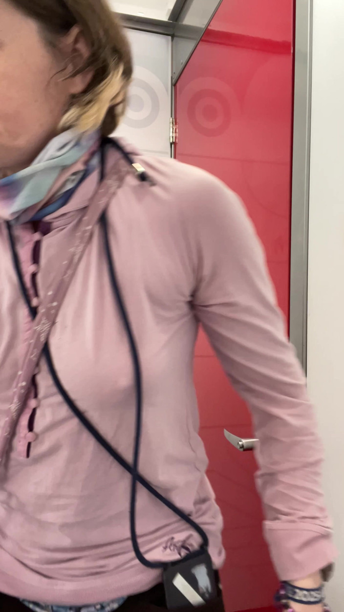MistressWriggler: Starting to Strip on a Birthday Shopping Trip- Filming Fail