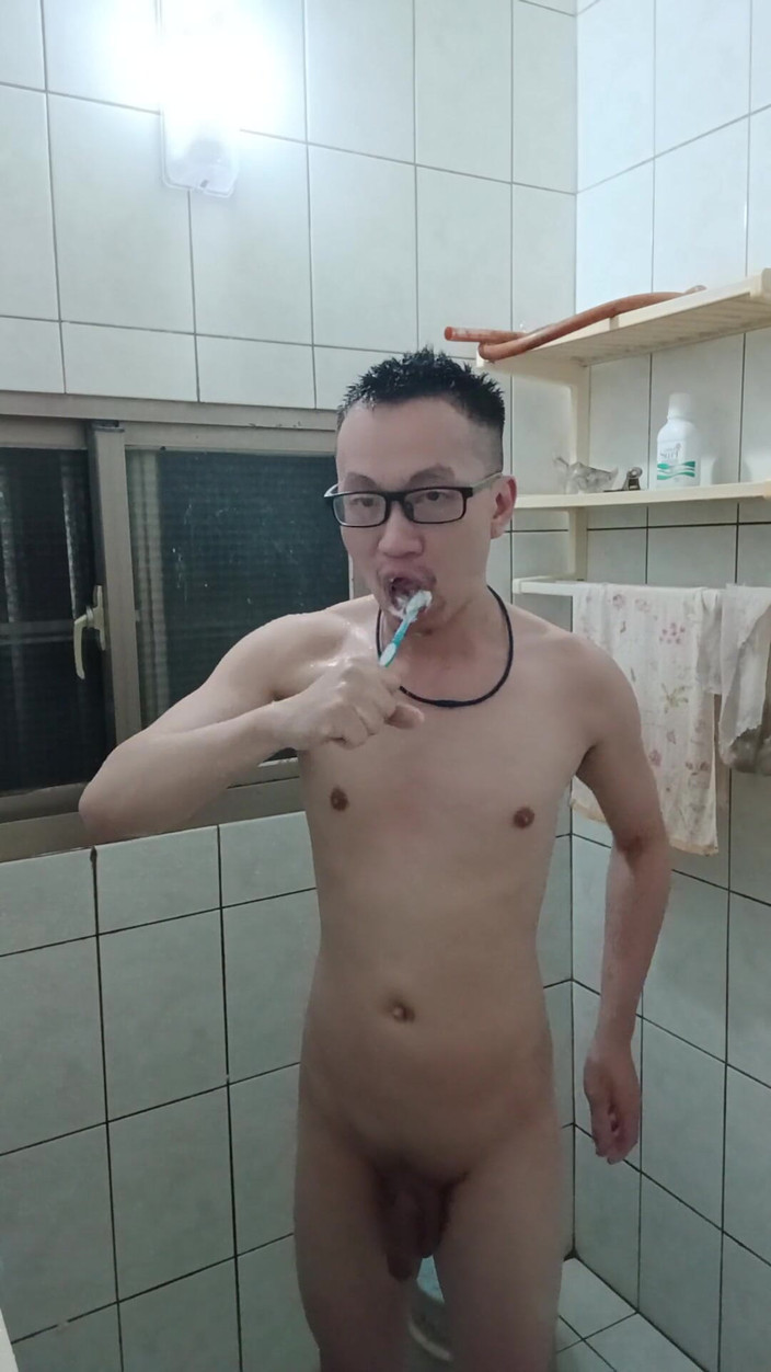 Gaysian fun: Shower kamar mandi