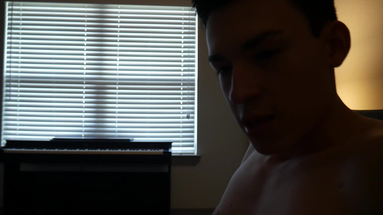 Devin Holt: Io e te mi sego insieme pov asmr