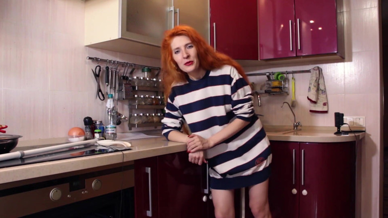 NikkiLexx: Peeping in the Kitchen