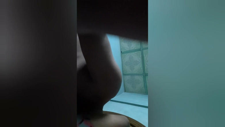 Illegal Couple: Comiendo el coño de mi novia tan duro