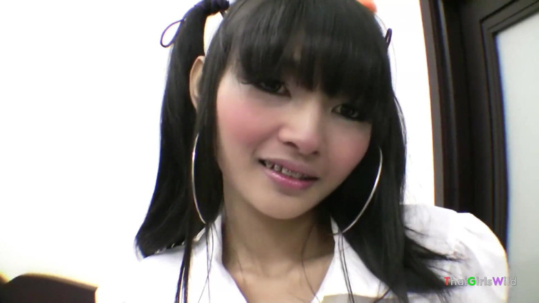 Thai Girls Wild: Sexy Thai teen receives messy facial