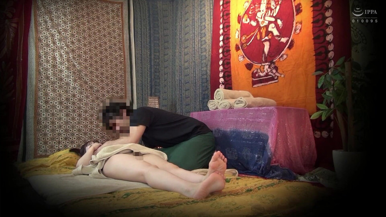 Raptor Inc: Mujeres casadas preñadas por manos malvadas durante masaje - 4